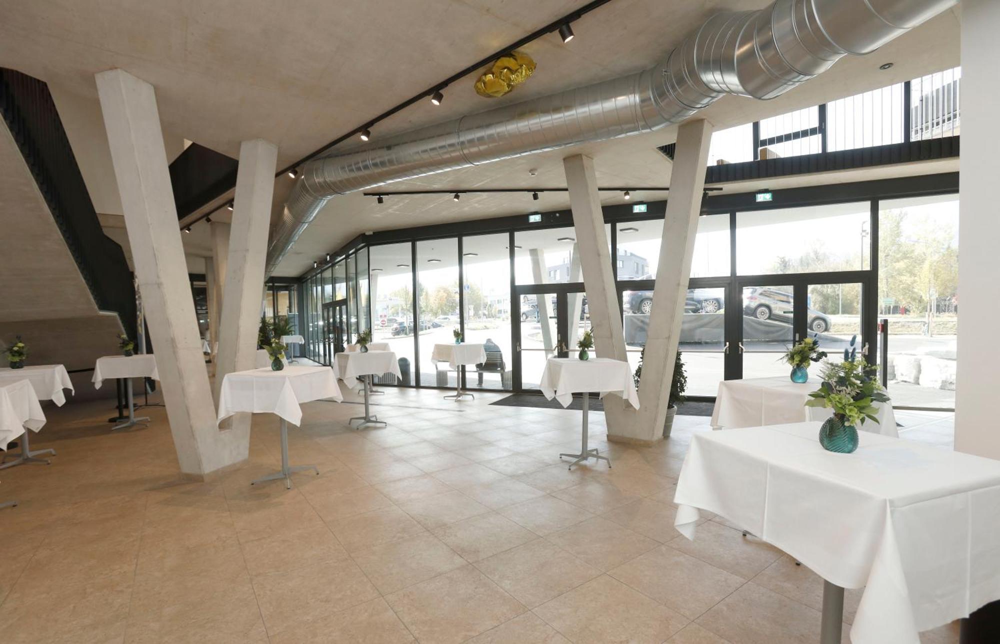 Hotel Im Zentrum Fuer Visionen Puch bei Hallein Exteriör bild